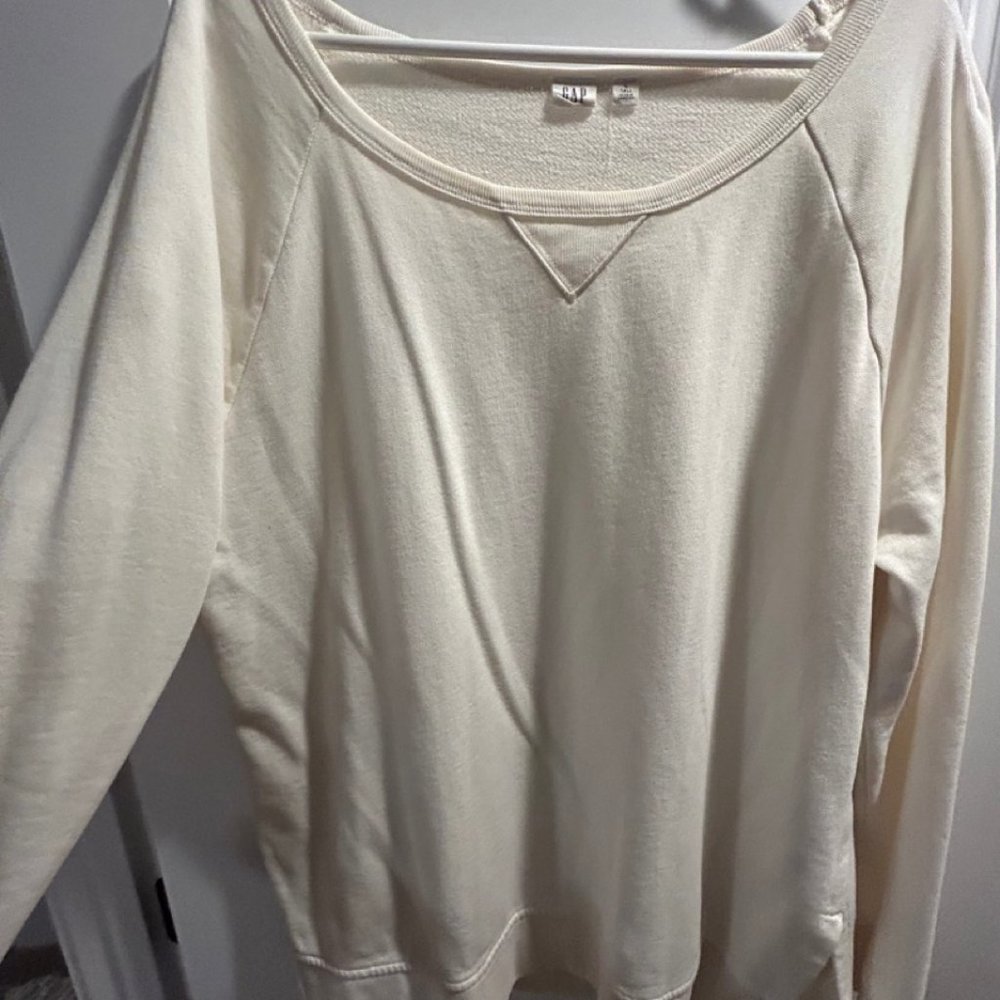 Gap off-white L Tall sweatshirt